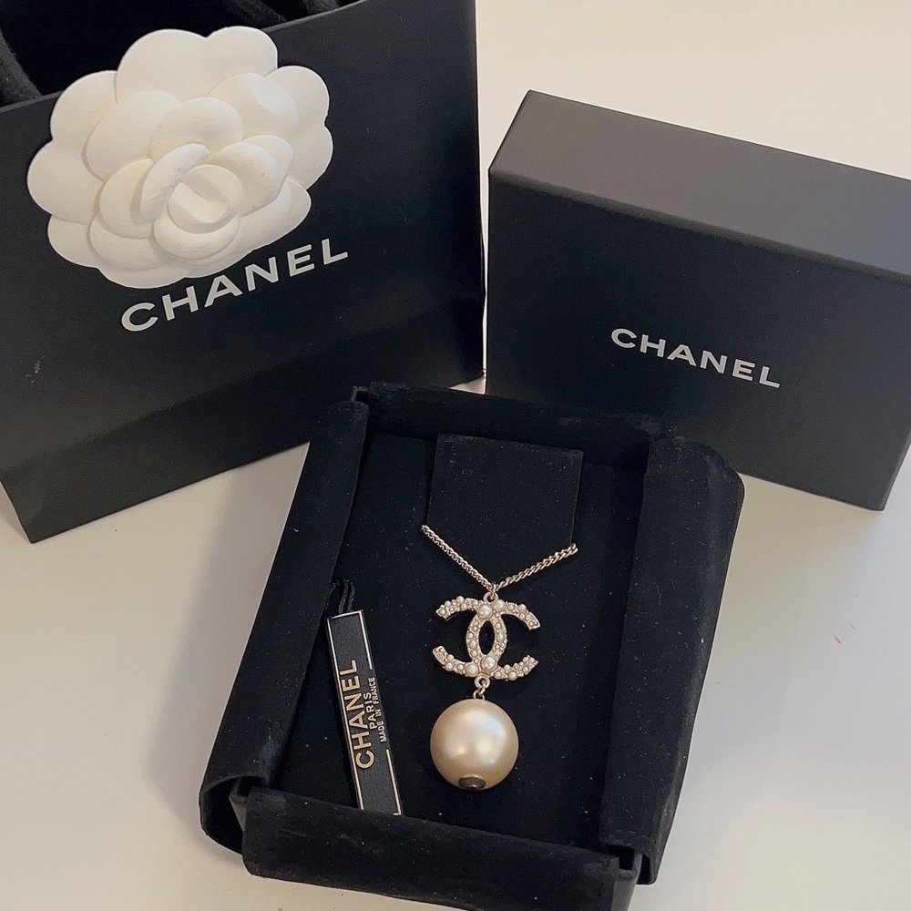 Chanel CC Dangle Pearl Pedant Necklace